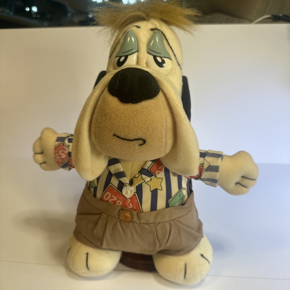 Droopy Dog Plush Applause Outfit and Display Stand 13 In. Tall